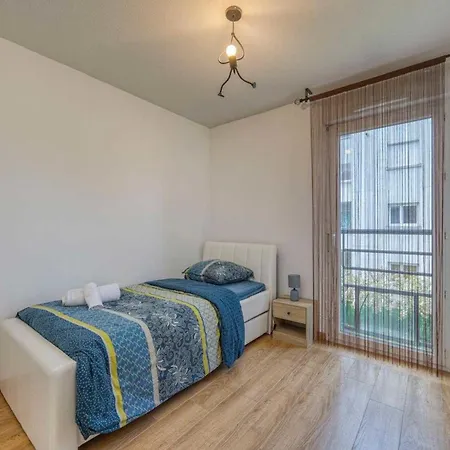 4p With Balcony In Appartement *